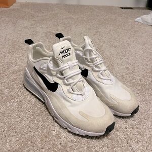 Nike Air Max 270 React